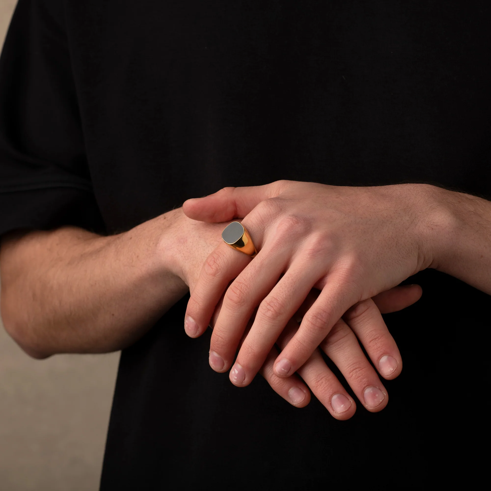 Gold Onyx Stone 20MM Signet Ring - Image 4