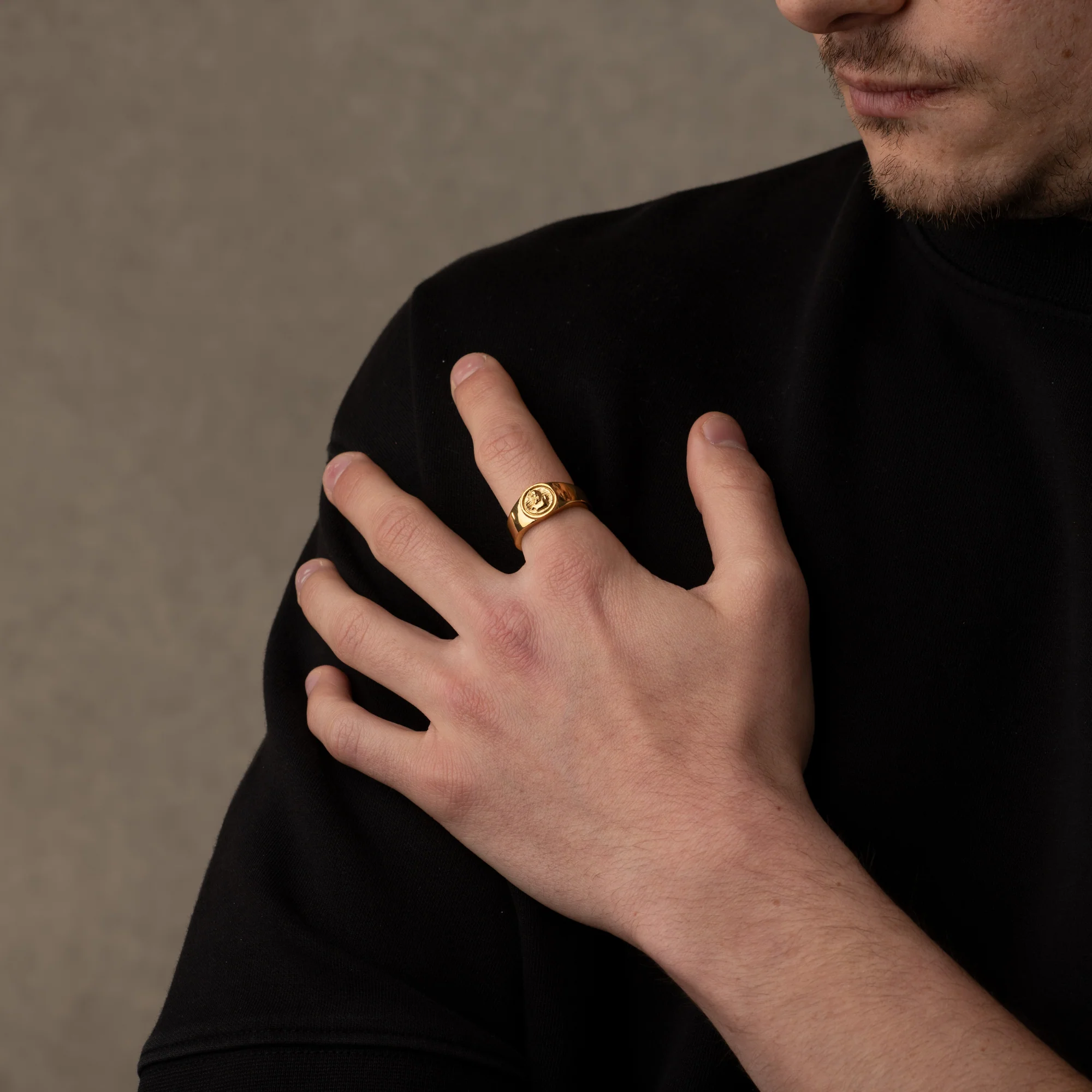 Gold Zeus God Signet Ring - Image 5