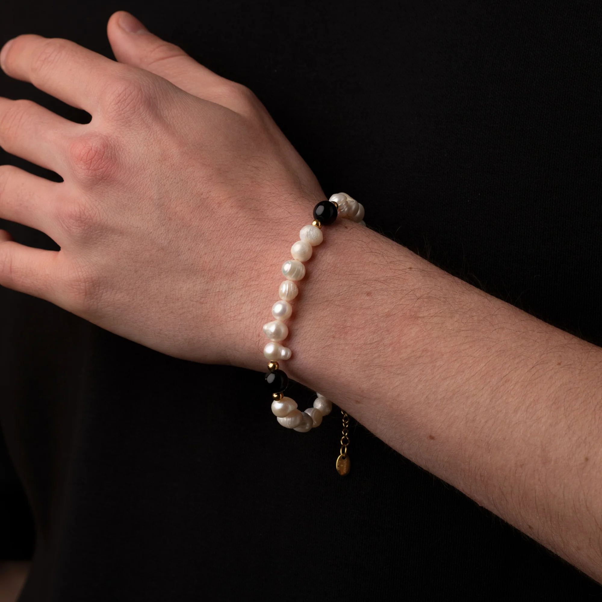 Onyx Stone Pearls Bracelet - Image 2