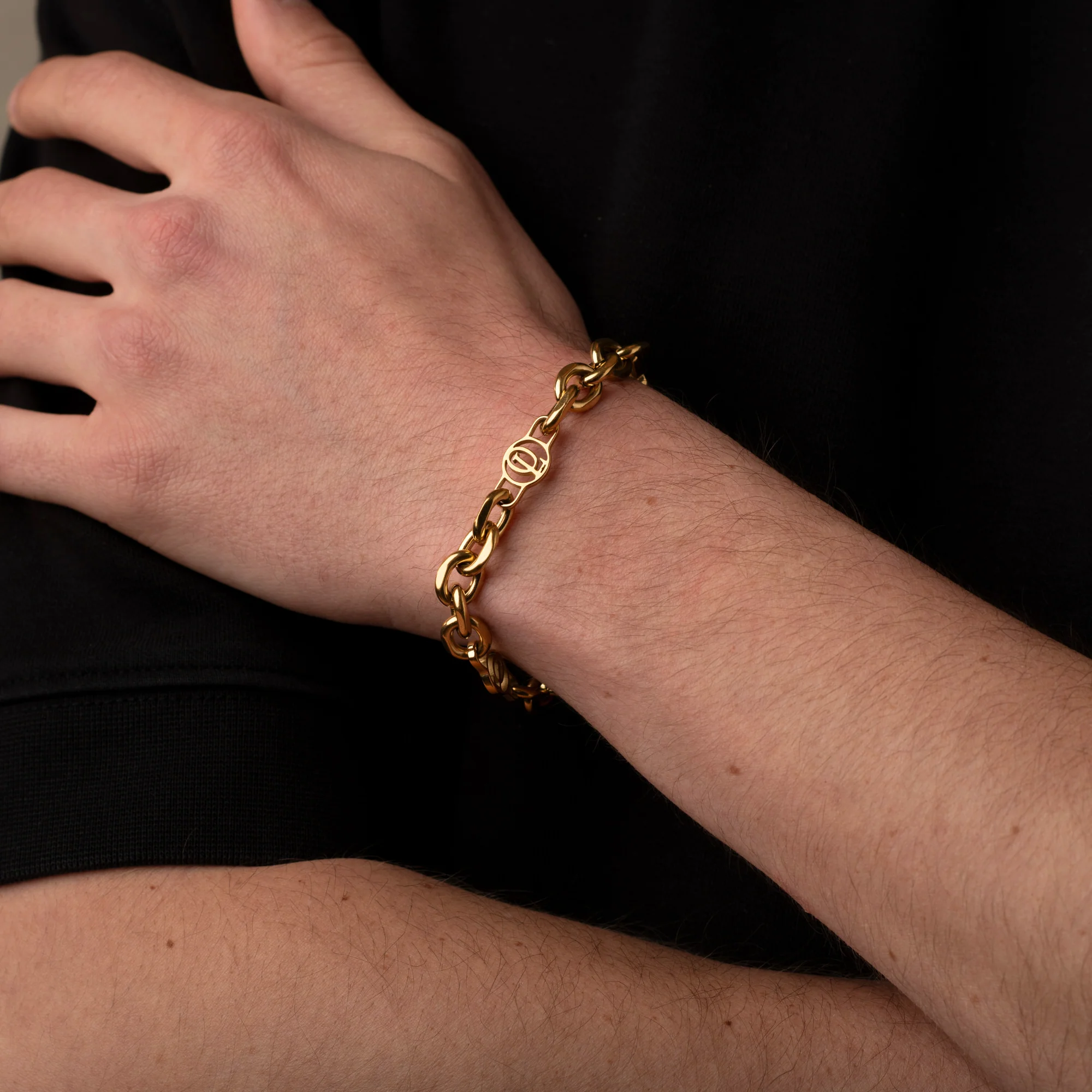 Outrage London Gold Link Bracelet - Image 3