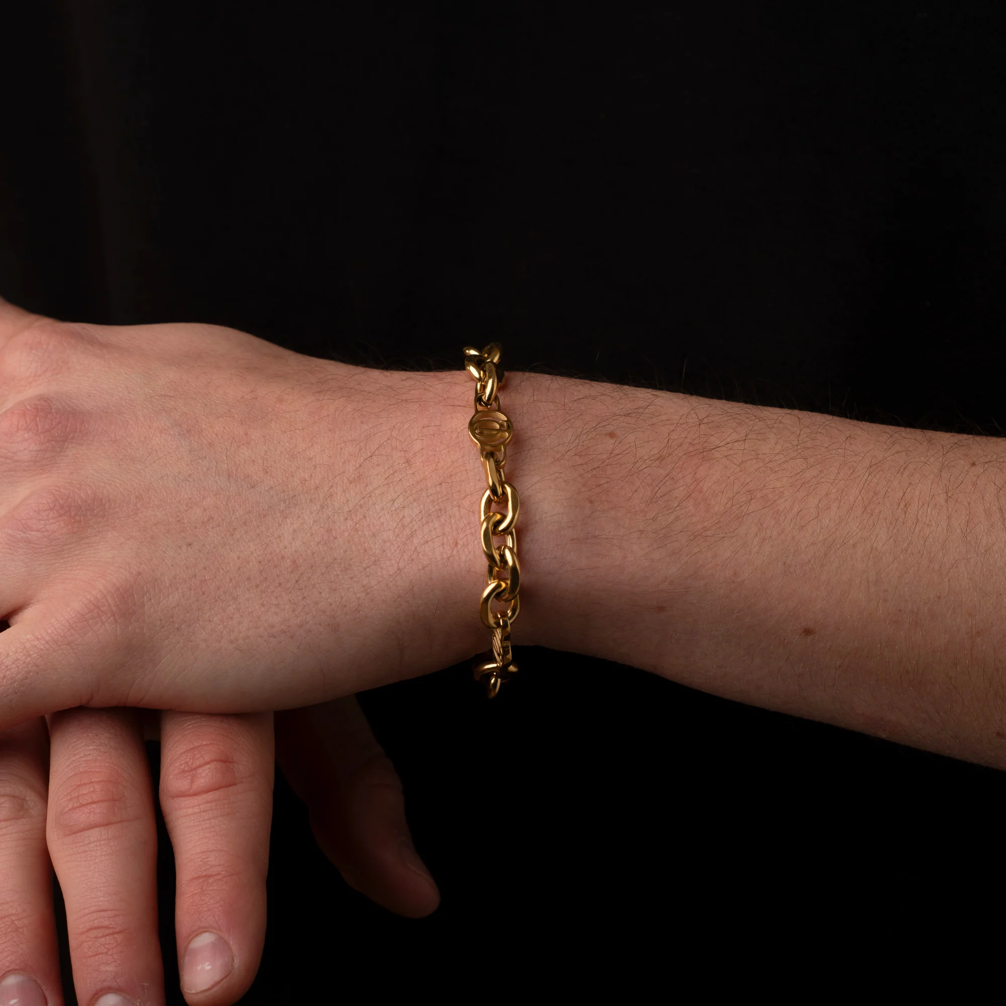 Outrage London Gold Link Bracelet - Image 4