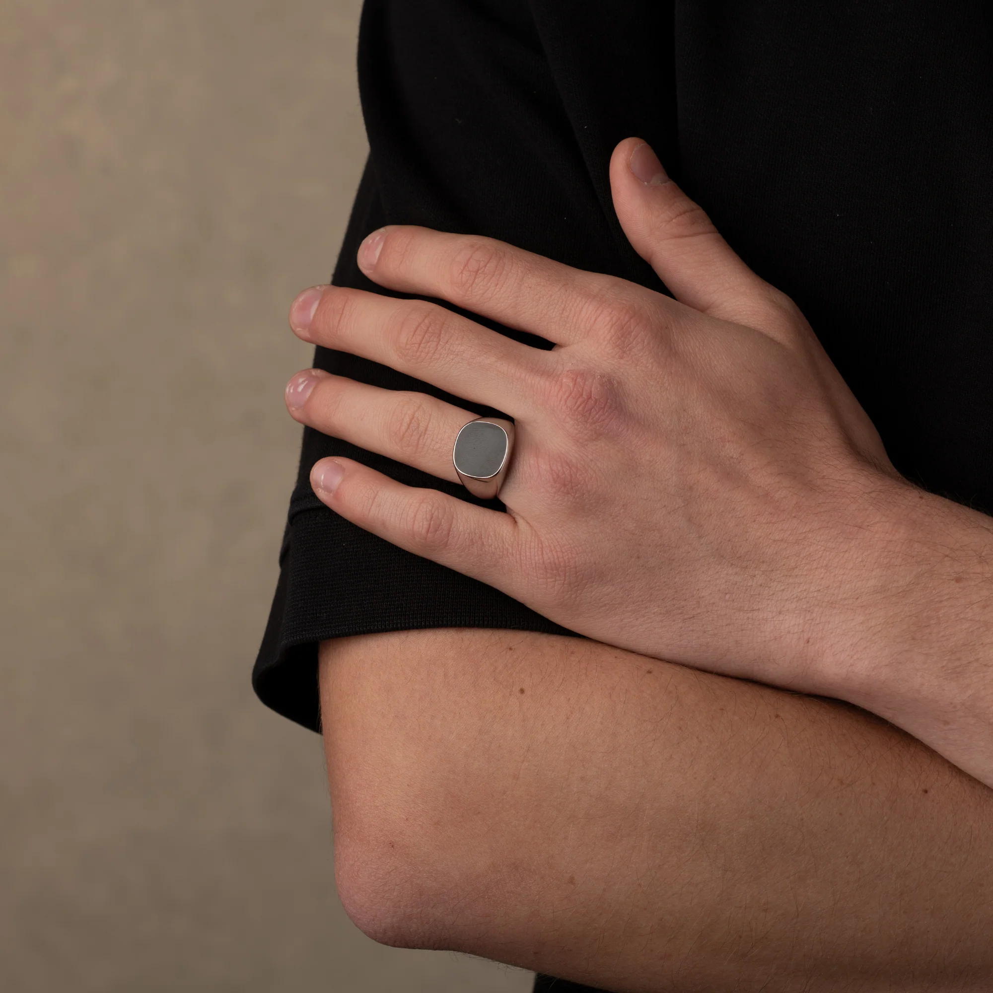 Silver Onyx Stone 20MM Signet Ring - Image 3